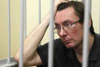 Прокуратура непреклонна: в действиях Луценко и Приступлюка был сговор для получения незаконных зарплат и надбавок